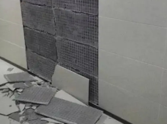 阿拉善左瓷砖空鼓维修公司分享下阿拉善左墙砖松动维修的知识